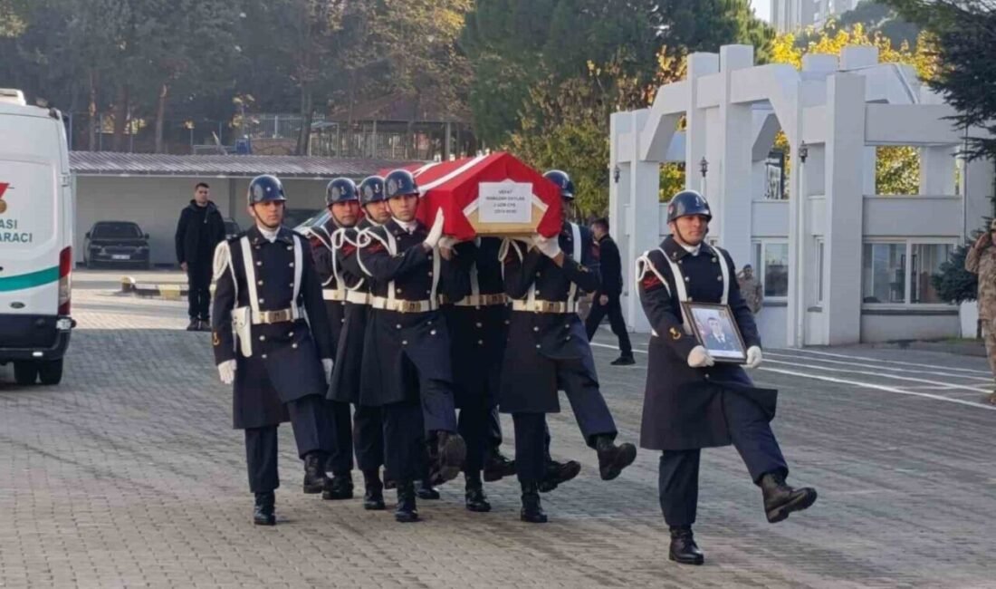 Trafik kazasında hayatını kaybeden uzman çavuş ve hamile eşi vefat