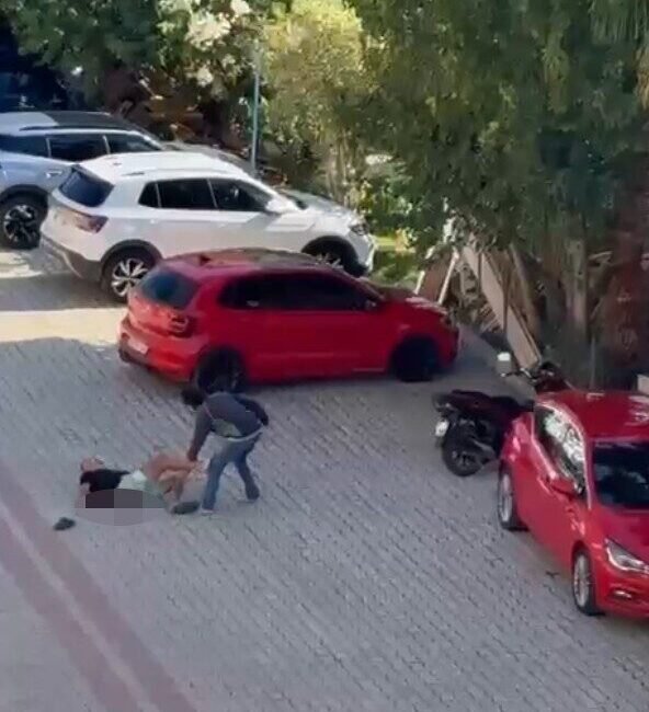 Antalya’nın Kaş ilçesinde bir kişi, annesiyle arasında gönül ilişkisi iddiasında