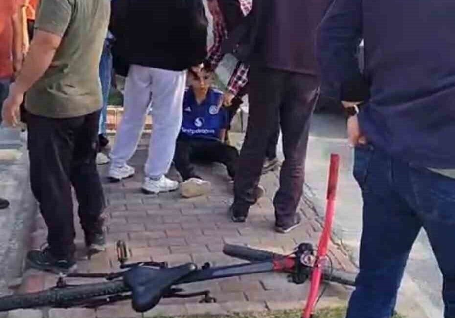 Antalya’nın Manavgat ilçesinde yaya geçidinden bisikletiyle geçmeye çalışan 11 yaşındaki