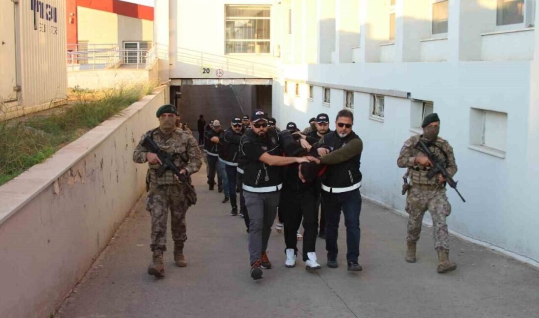 Adana’da ‘Bayğaralar’ suç örgütüne yönelik operasyonda firari 3 şüpheli, onlara