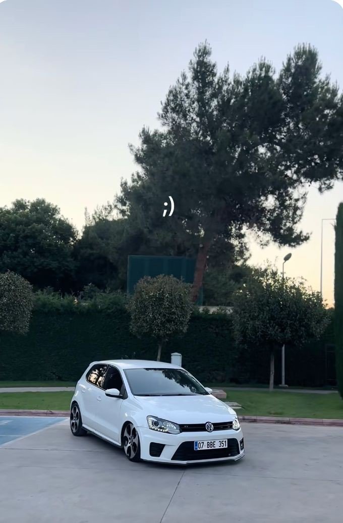 Burak İpek kazadan önce sosyal medyada paylaştığı 07 BBE 351 plakalı Volkswagen Polo