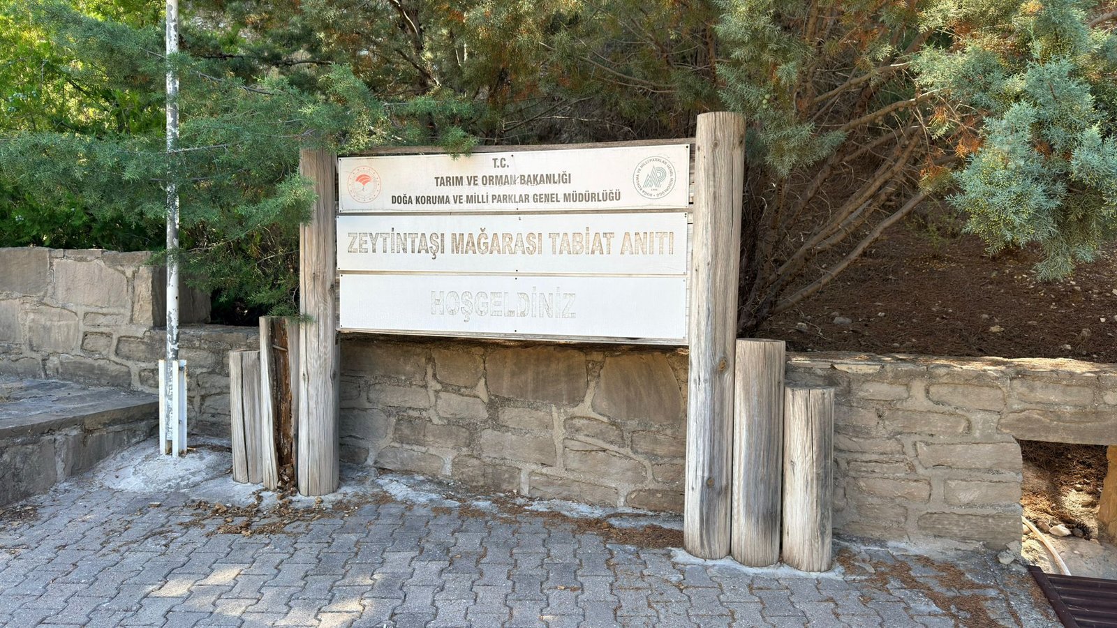 Zeytintaşı Mağarası kapalı kapı bilgi panosu Tarım Orman Bakanlığı