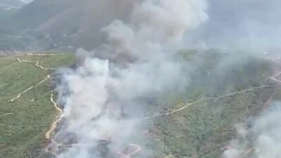 Antalya’nın Alanya ilçesi Sapadere Kanyonu’nda bulunan ormanlık alanda yangın çıktı.