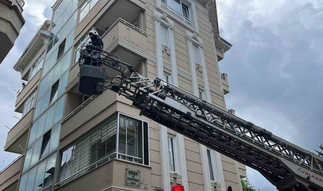 Antalya’nın Alanya ilçesinde bir apartman dairesinin mutfağında çıkan yangın korkuttu.