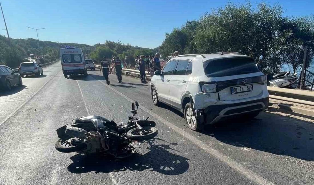 Alanya’da park halindeki otomobile çarpan motosikletteki 2 kişi yaralandı; İncekum