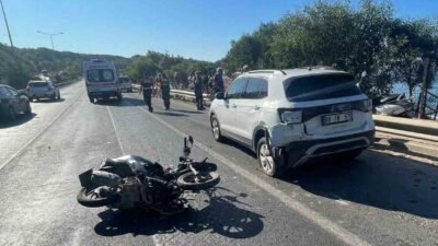 Alanya’da park halindeki otomobile çarpan motosikletteki 2 kişi yaralandı; İncekum