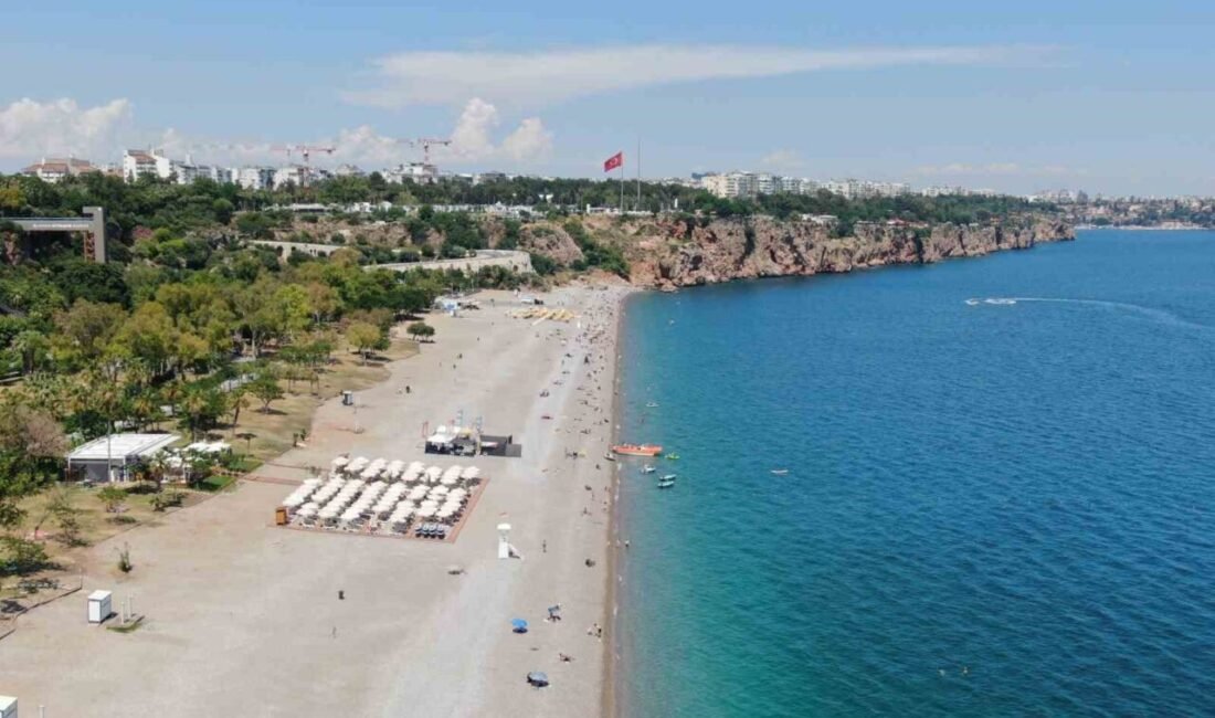 Antalya Dumansız Plaj uygulaması için Antalya Valiliği, “Mavi Akdeniz İnisiyatifi”