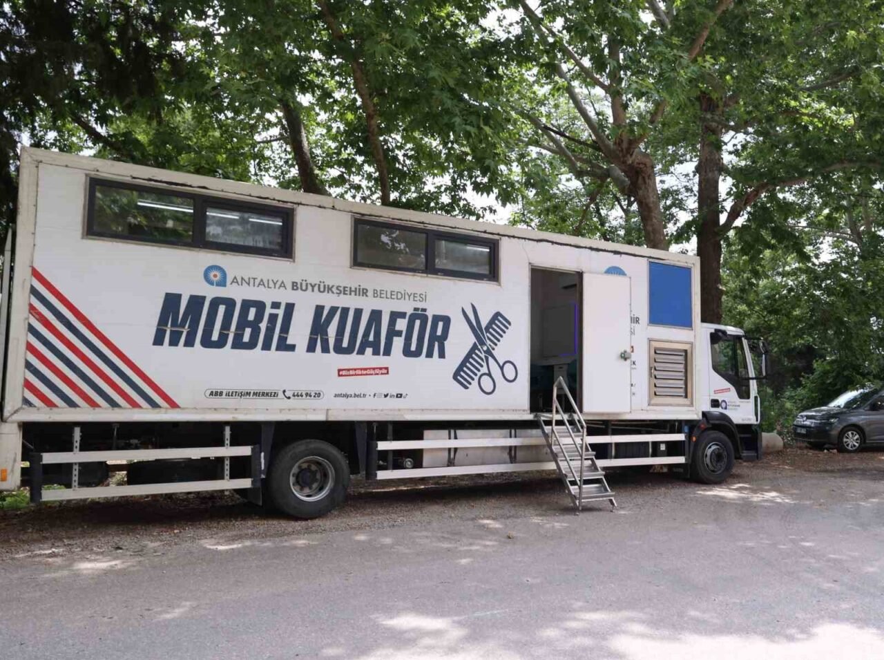 Antalya’da mobil kuaför tırı yaylalarda hizmet veriyor; Antalya Büyükşehir Belediyesi,