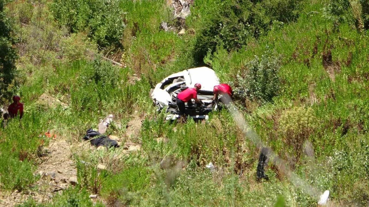Antalya’daki feci kazada hayatını kaybeden 5 kişinin kimlikleri belli oldu;