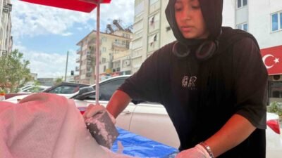 Antalya’nın Serik ilçesinde lise öğrencisi Hatice Kübra Erdal, babasının Toroslar’ın