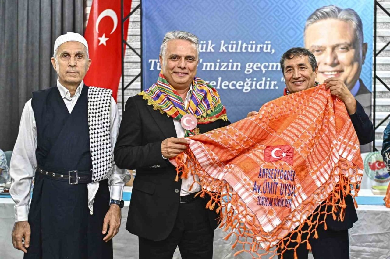 Antalya Muratpaşa Belediye Başkanı Ümit Uysal, “Toroslar Yörük Beyi” unvanının