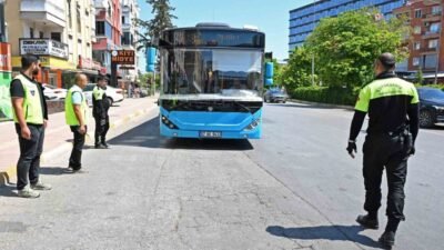 Antalya Büyükşehir Belediyesi, yaz sıcaklarının etkisini artırmasıyla birlikte toplu taşıma