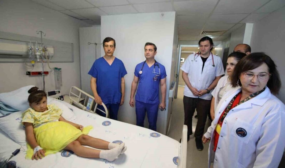 Kırgızistan’da yaşayan 8 yaşındaki Akhmarcan Nursultanova, 4 yaşından bu yana