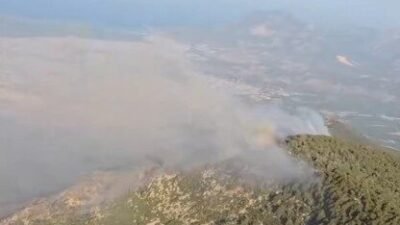 Antalya’nın Kaş ilçesinde sabaha karşı çıkan orman yangınının enerjisi havadan