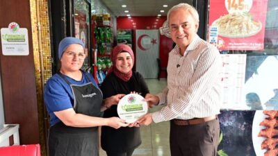 Kepez Teomanpaşa temizlik kampanyası kapsamında Belediye Başkanı Mesut Kocagöz, mahalle
