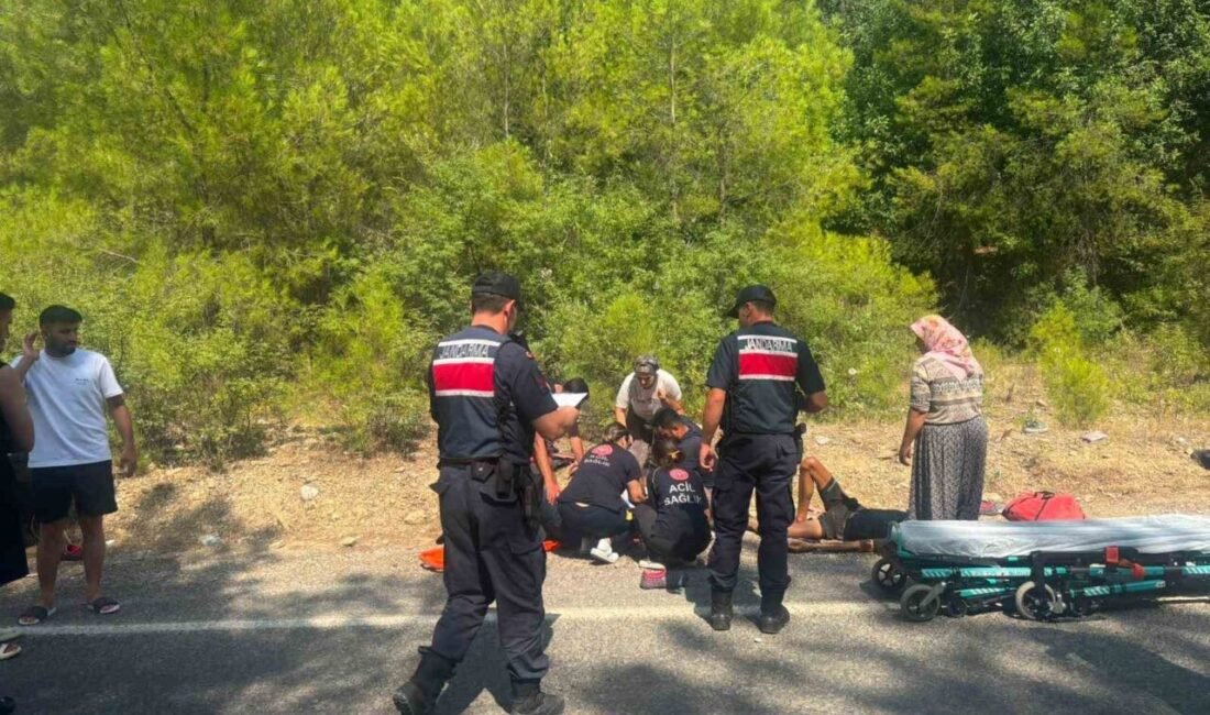 Antalya’nın Manavgat ilçesinde bir rafting işletmesine ait aracın arkasına takılı