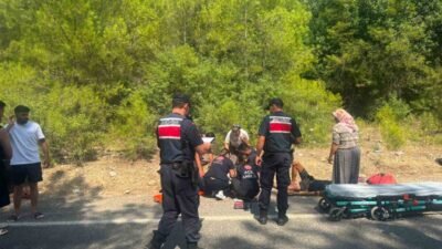 Antalya’nın Manavgat ilçesinde bir rafting işletmesine ait aracın arkasına takılı