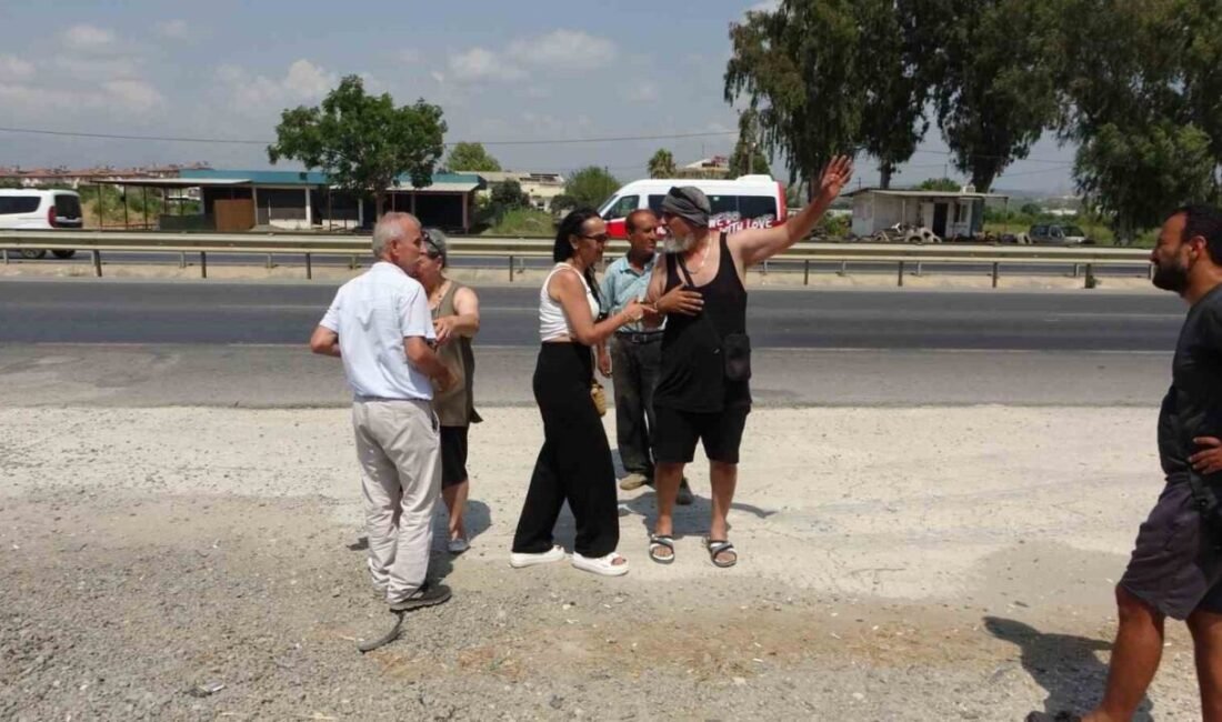 Antalya’nın Manavgat ilçesinde D-400 Karayolu Nifrit Köprüsü yakınlarında motosiklet ile