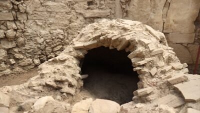 Serik Aspendos tiyatro caddesi, antik tiyatro ile akropolisi bağlayan 300