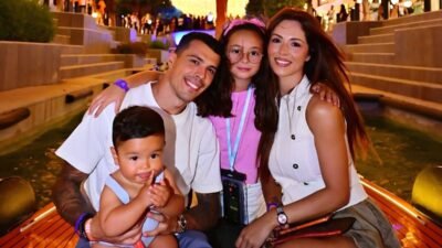 Tottenham Hotspur sağ bek Pedro Porro, eşi Maria Hurtado ve