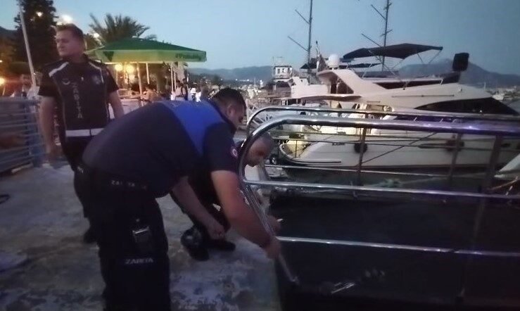 Antalya’nın Alanya ilçesinde iki tur teknesinin çalışanları arasında çıkan kavga