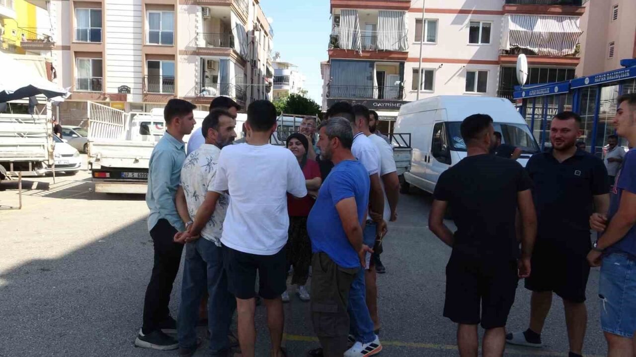 Yerimiz daraldı diyen pazarcı esnafı tezgah açmadı