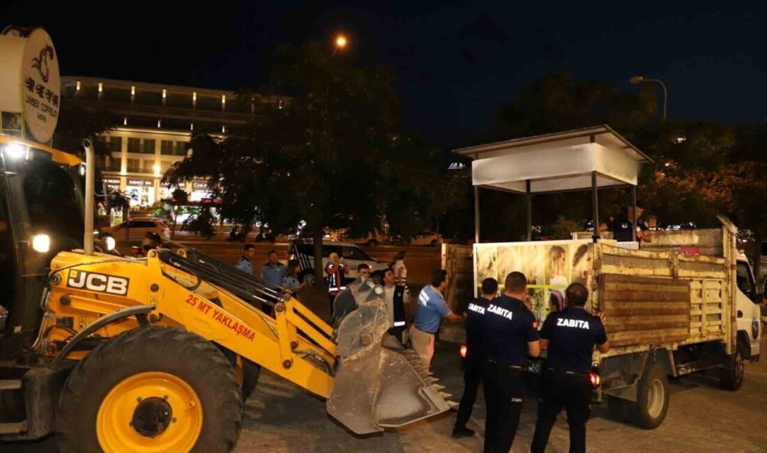 Aksu Belediyesi Zabıta Müdürlüğü ekipleri, yaya ve araç güvenliğini sağlamak