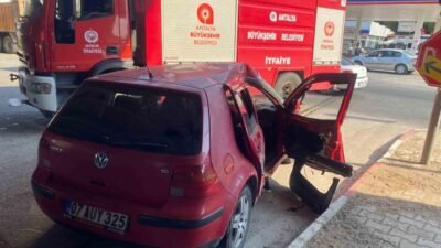Antalya’nın Aksu ilçesinde meydana gelen trafik kazasında can kaybı yaşanmazken,