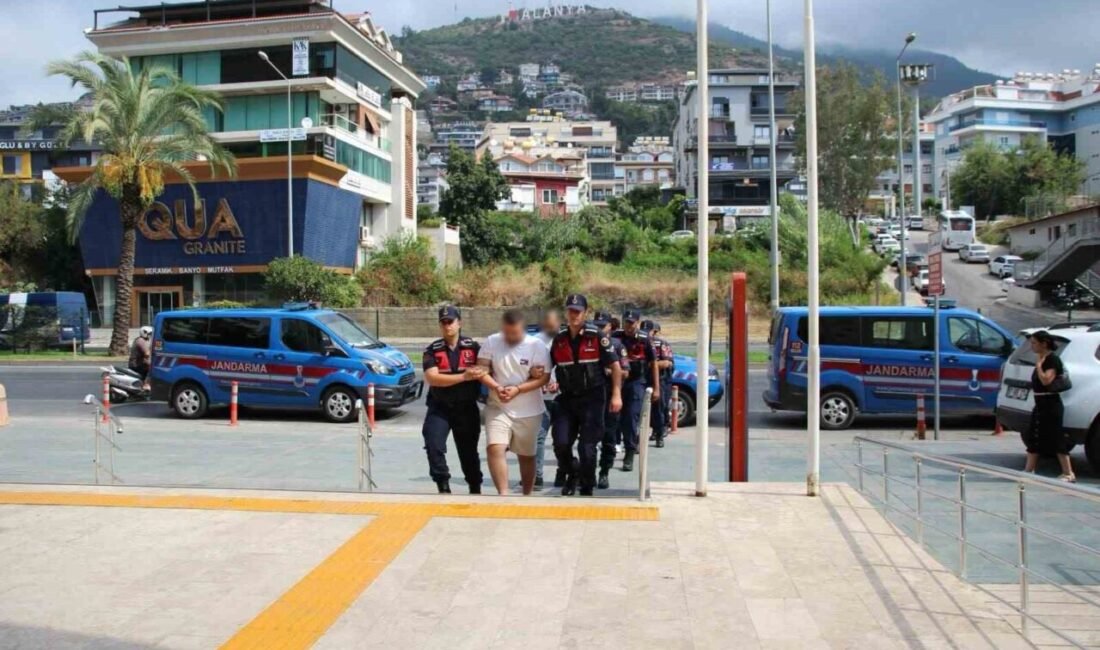 Antalya’nın Alanya ilçesinde kendisinden haraç isteyen şüphelilerin olumsuz yanıt vermesi