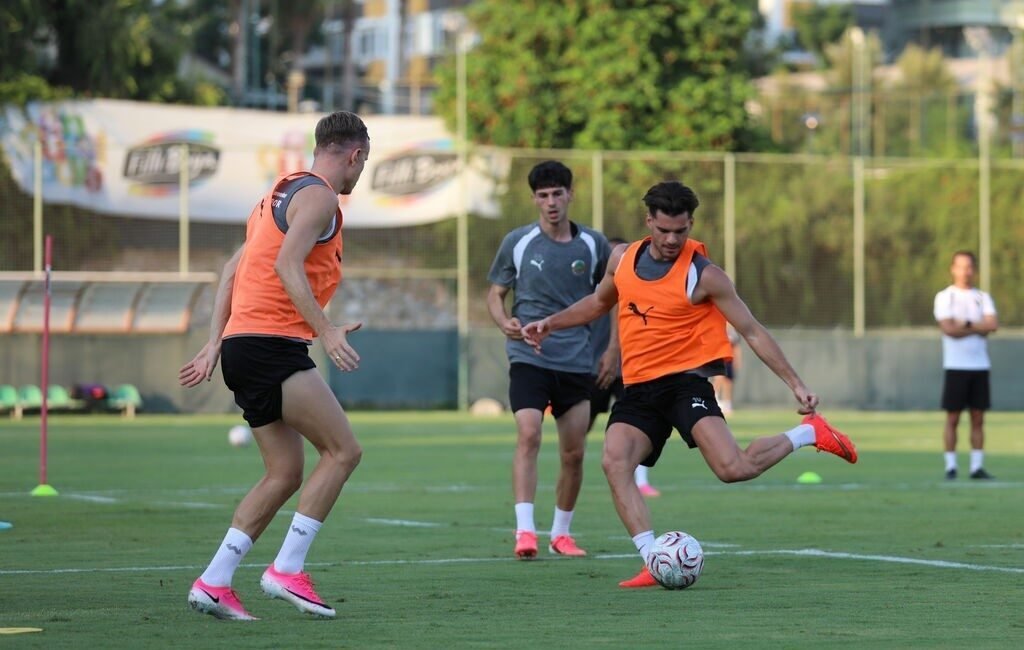 Corendon Alanyaspor, Trendyol Süper Lig’in 2. haftasında sahasında Beşiktaş ile