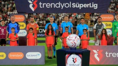Trendyol Süper Lig’de oynanan Alanyaspor-Beşiktaş maçının 8. dakikasında yaşanan pozisyonla