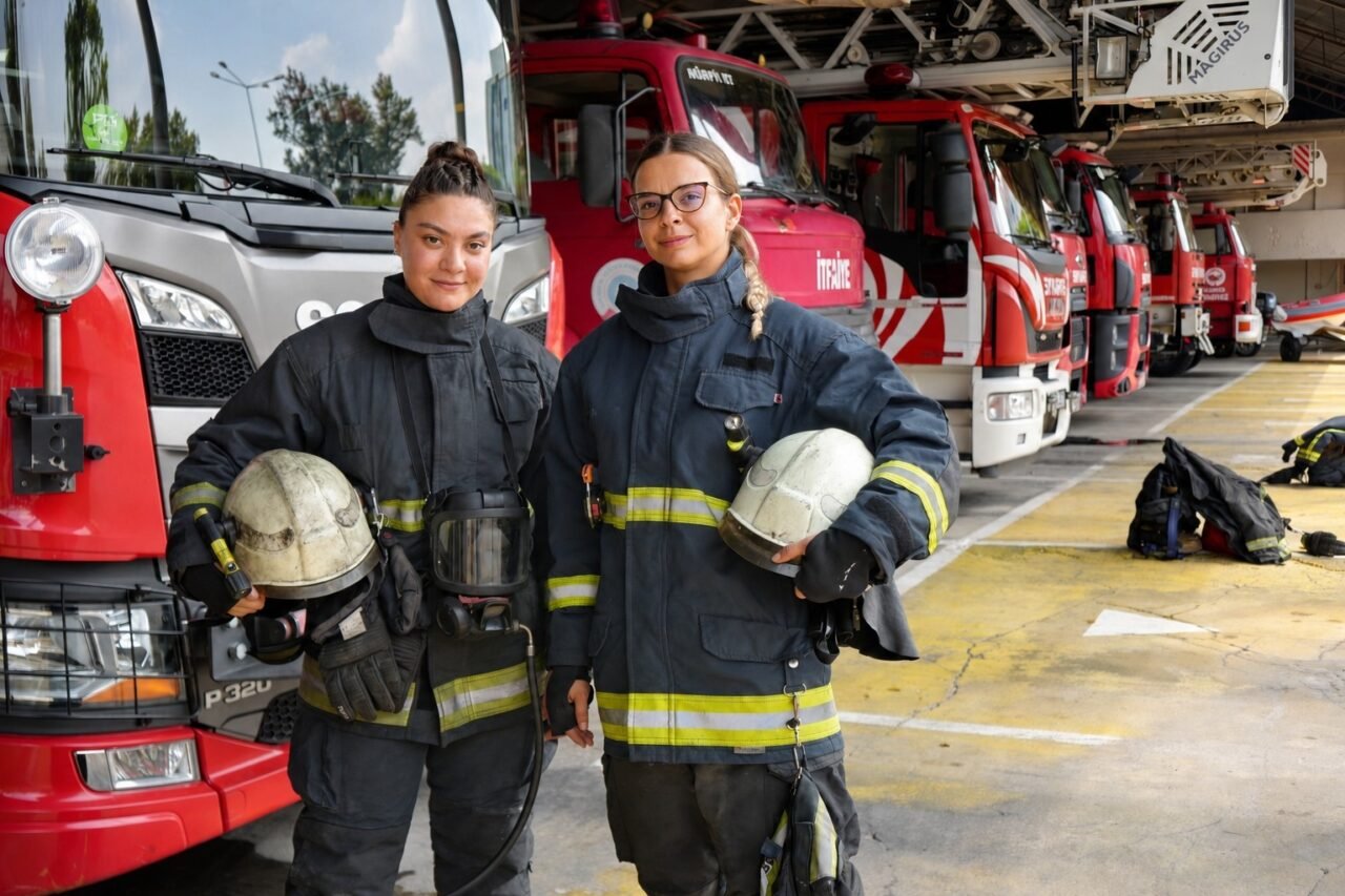 Antalya’da yangından doğal afetlere kadar çok sayıda olayda erkek meslektaşlarıyla