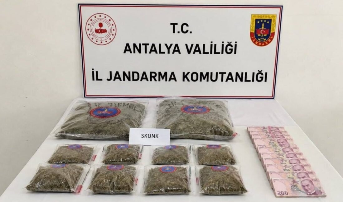 Antalya’nın Döşemaltı ilçesinde, Antalya İl Jandarma Komutanlığınca düzenlenen uyuşturucu operasyonunda
