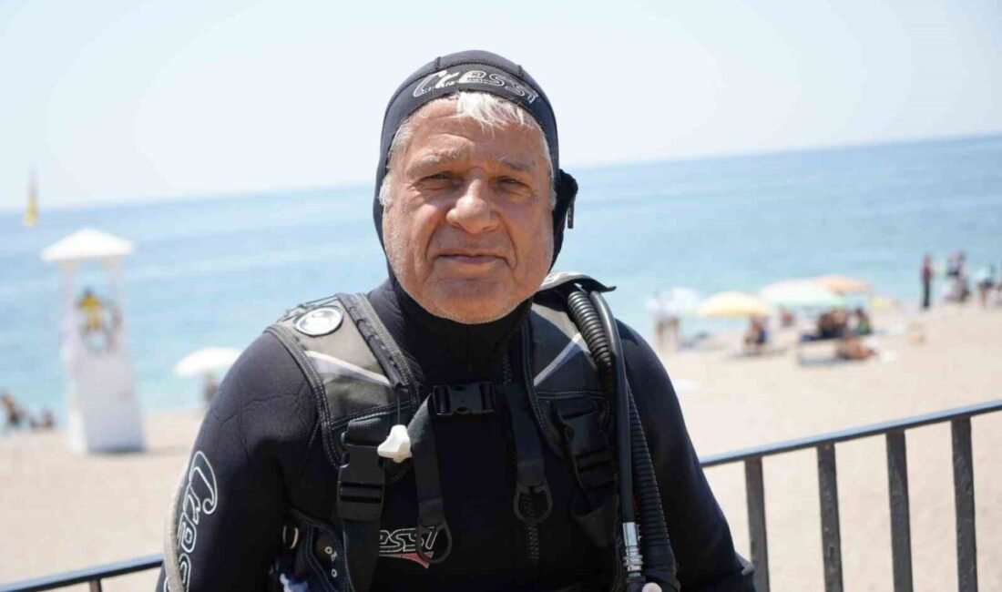 Akdeniz Üniversitesi’nden Prof. Dr. Mehmet Gökoğlu, bu yıl Konyaaltı Plajı’nda