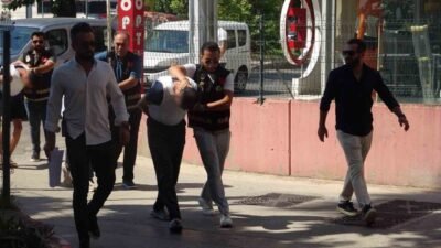 Antalya’da Van’dan ağabeyini ziyarete gelen 44 yaşındaki şahsın, otomobilinde uğradığı