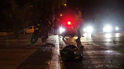 Antalya’da yolun karşısına geçmek isteyen yayaya motosiklet çarptı. Kazada yaya