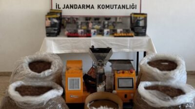 Antalya’nın Döşemealtı ilçesinde jandarma ekiplerinin düzenlediği operasyonda 280 kilogram kıyılmış