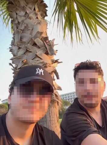 Antalya’nın Serik ilçesine bağlı Belek’te bir halk plajında tesettürlü kadınları