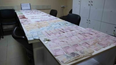 Antalya Büyükşehir Zabıtası’nın Kepez’deki dilencilik denetiminde yakalanan şahsın üzerinden 17