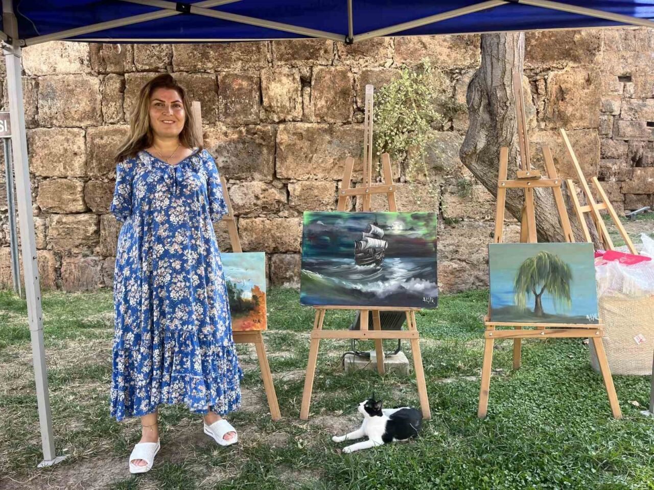 5 yaşında geçirdiği kazada iki kolunu kaybeden Ressam Ayşe Işık,