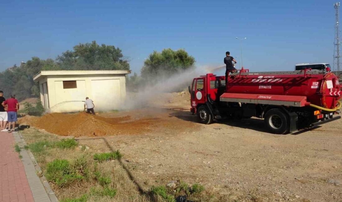Antalya’nın Manavgat ilçesinde trafodan yükselen duman ve alevler korku dolu