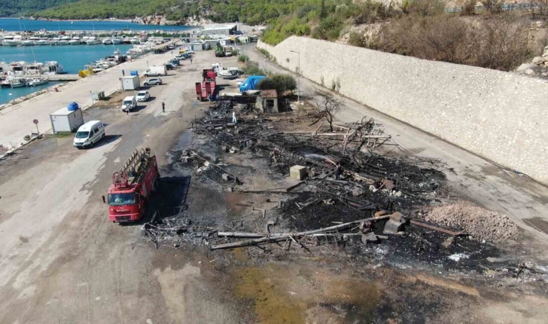 Antalya Balıkçı Barınağı’nda çıkan ve 20’nin üzerinde teknenin küle dönmesine