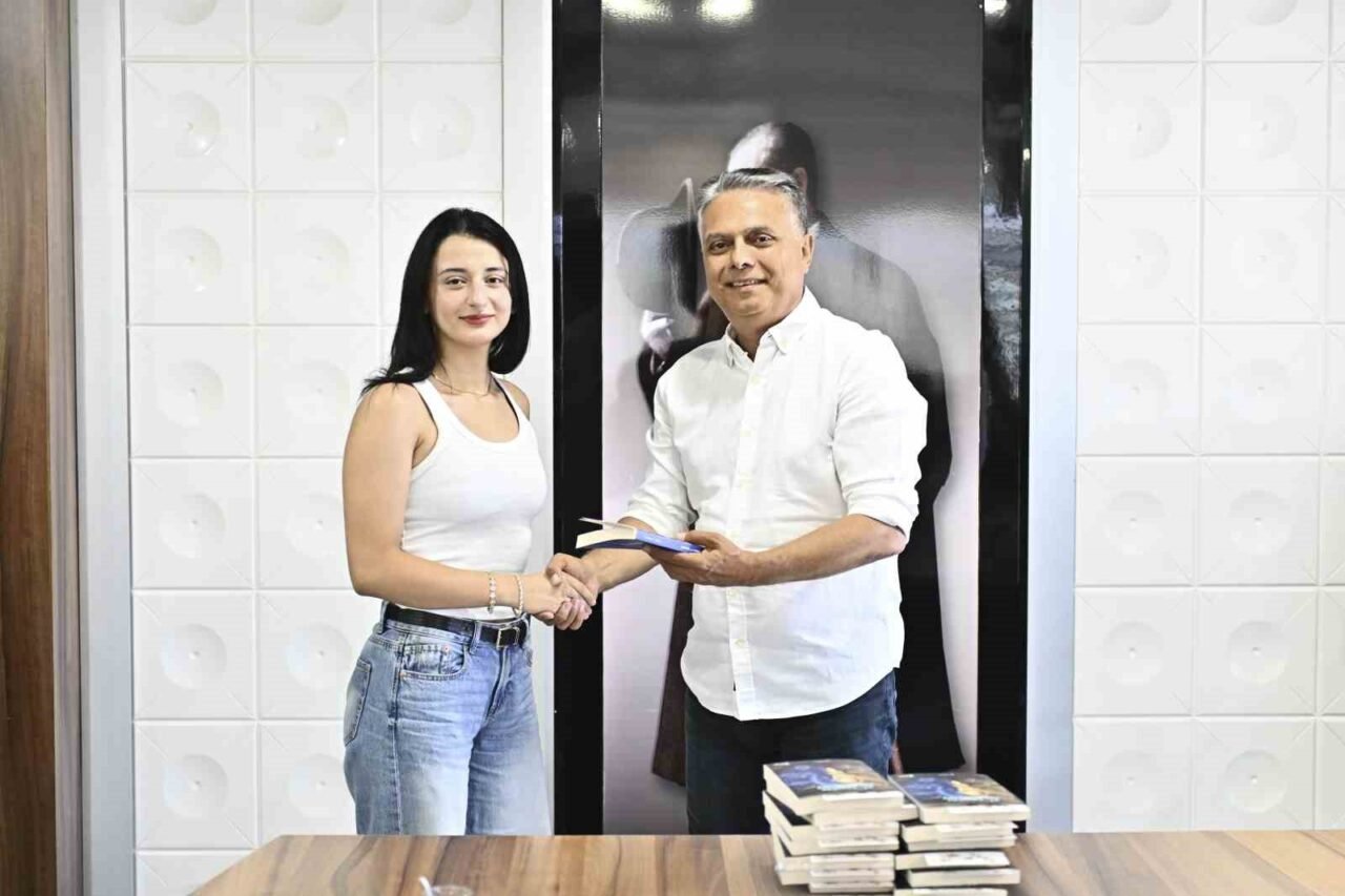 Muratpaşa Belediye Başkanı Ümit Uysal, 2026 YKS’de başarılı olarak nitelikli
