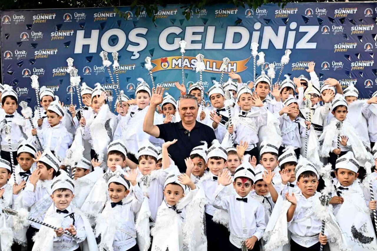 Muratpaşa Belediye Başkanı Ümit Uysal, 12’nci Geleneksel Sünnet Şöleni’nde, “Bu