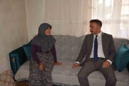 Başsavcı Ozan Kapıcı, şehit annesini evinde ziyaret etti; Korkuteli Cumhuriyet