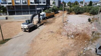 Kepez Belediyesi, Beşkonak Mahallesi’nde kentsel dönüşüm kapsamında yapımı tamamlanan ticari