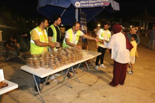 Antalya Büyükşehir Belediyesi, Mevlit Kandili vesilesiyle kent genelindeki 19 ilçede