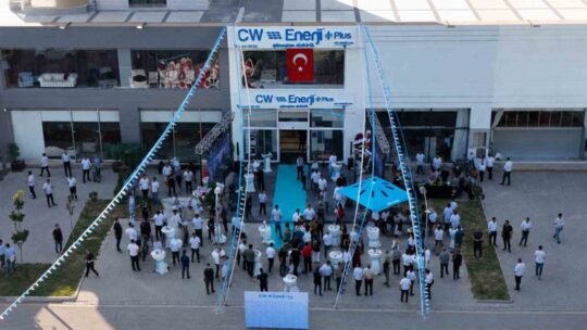 CW Enerji Plus’ın yeni bayisi Adana’da törenle açıldı; güneş paneli,