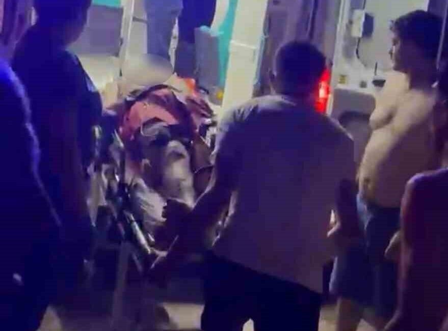 Antalya’nın Serik ilçesinde denizde boğulma tehlikesi geçiren 18 yaşındaki genç,