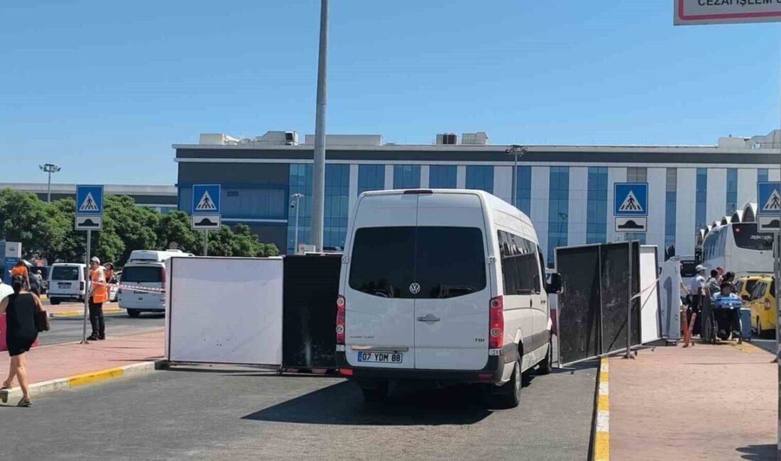 Antalya Havalimanı 2’nci Terminal otoparkında emekli polis memuru, tabanca ile